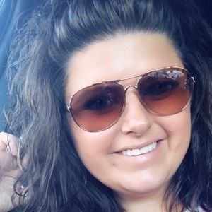 Meet your Posher, Brittney